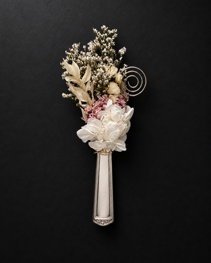 Bloom & Blade | Vintage Bud Vase Magnet — Reclaimed Wild™
