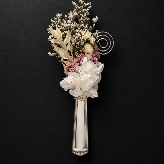 Bloom & Blade | Vintage Bud Vase Magnet — Reclaimed Wild™