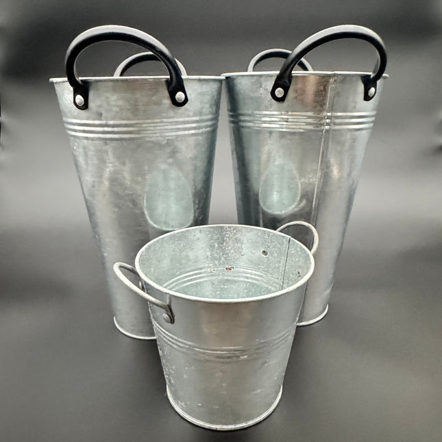 Unique Finds™ - Collected Decorative Vessels & Objects