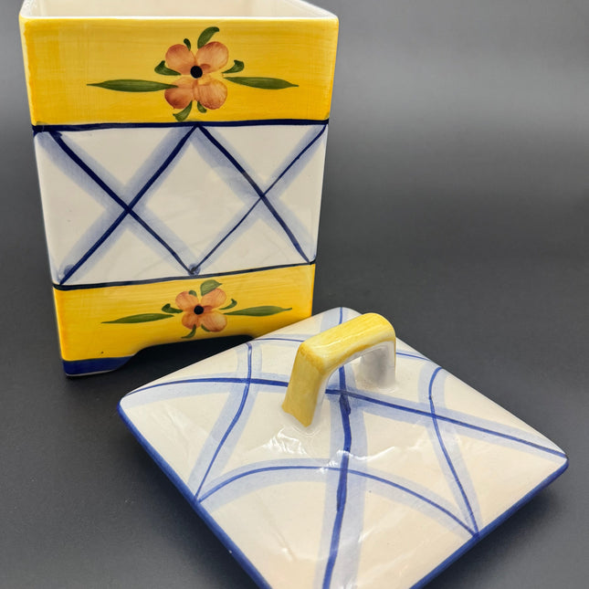 Unique Finds™ - Collected Decorative Vessels & Objects