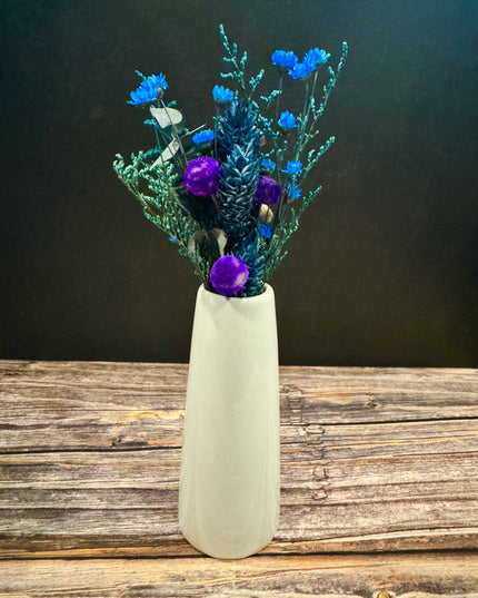 Mini Dried Floral Vases & Wood Gift Tag
