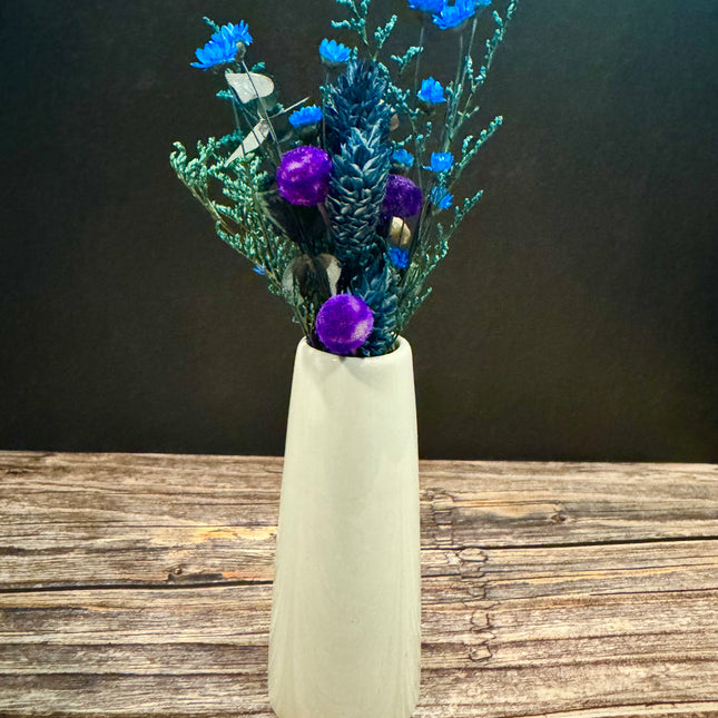 Mini Dried Floral Vases & Wood Gift Tag