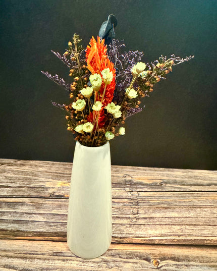 Mini Dried Floral Vases & Wood Gift Tag