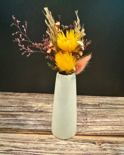 Mini Dried Floral Vases & Wood Gift Tag