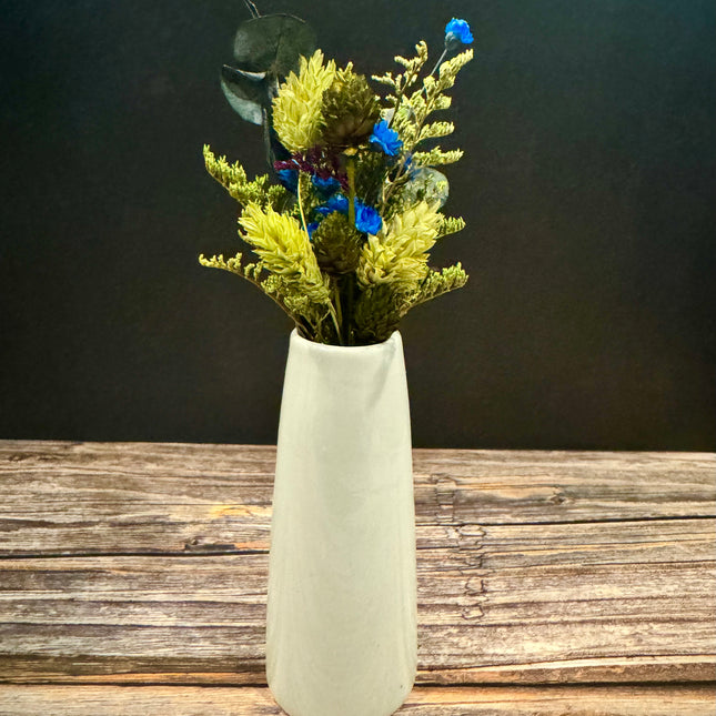 Mini Dried Floral Vases & Wood Gift Tag