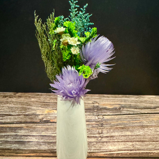 Mini Dried Floral Vases & Wood Gift Tag