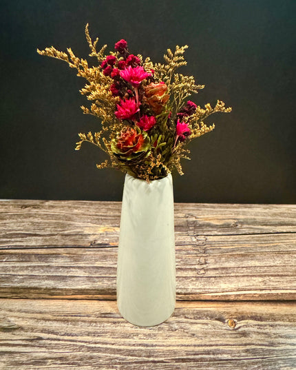 Mini Dried Floral Vases & Wood Gift Tag