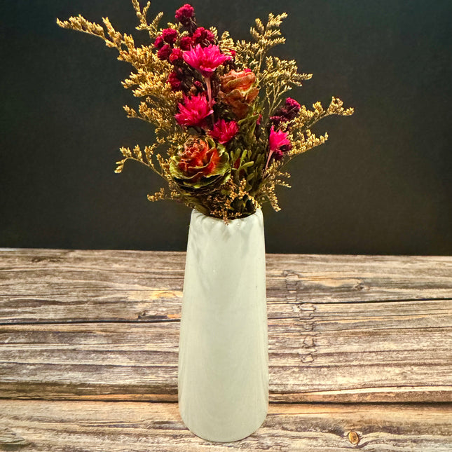 Mini Dried Floral Vases & Wood Gift Tag