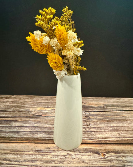 Mini Dried Floral Vases & Wood Gift Tag