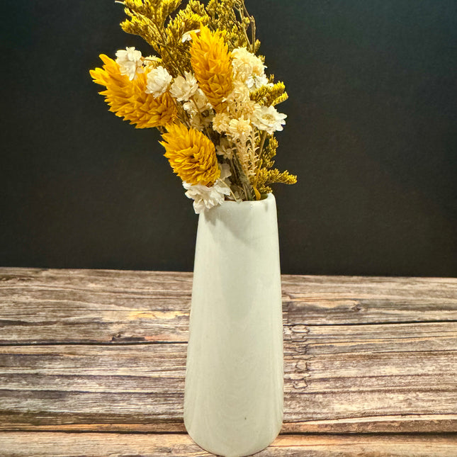 Mini Dried Floral Vases & Wood Gift Tag