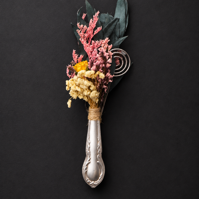 Bloom & Blade | Vintage Bud Vase Magnet — Reclaimed Wild™