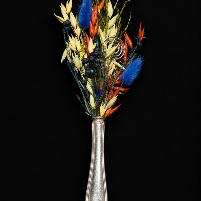 Bloom & Blade | Tall Vintage Bud Vase Magnet — Reclaimed Wild™