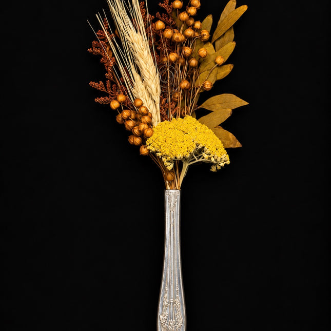 Bloom & Blade | XL Vintage Bud Vase Magnet — Reclaimed Wild™