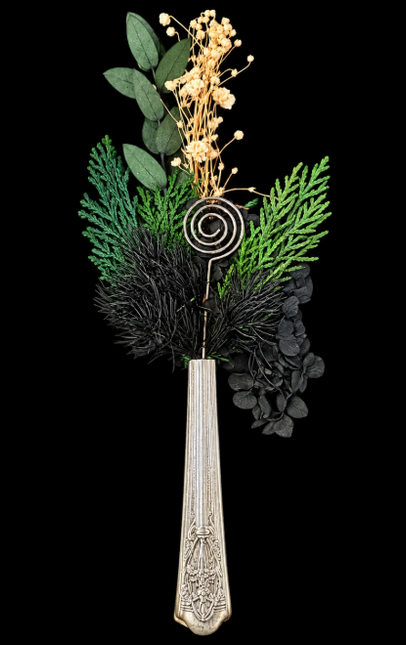 Bloom & Blade | Tall Vintage Bud Vase Magnet — Reclaimed Wild™