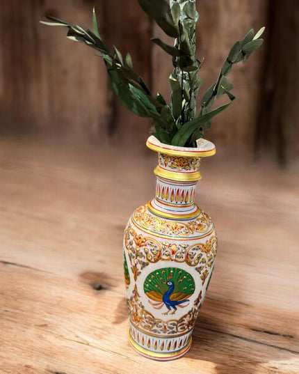 Unique Finds™ - Collected Decorative Vessels & Objects