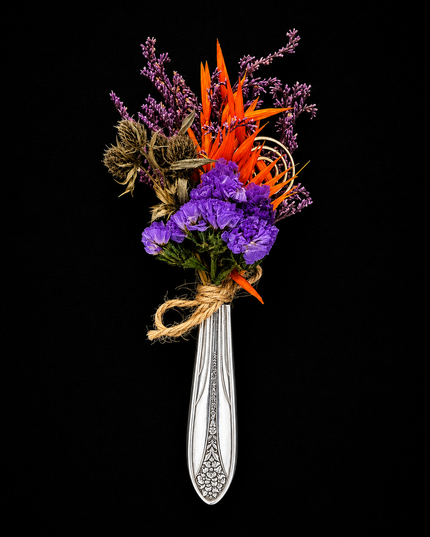 Bloom & Blade | Vintage Bud Vase Magnet — Violet Blaze