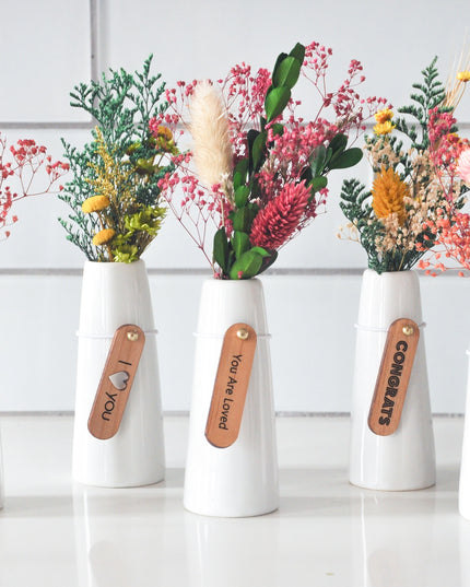 Mini Dried Floral Vases & Wood Gift Tag